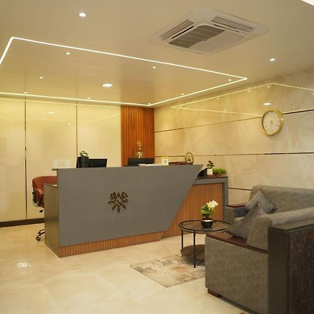 Hotel Sri Ambal Grand Virudunagar Esterno foto