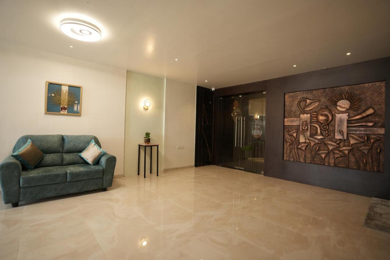Hotel Sri Ambal Grand Virudunagar Esterno foto