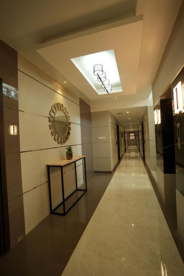 Hotel Sri Ambal Grand Virudunagar Esterno foto