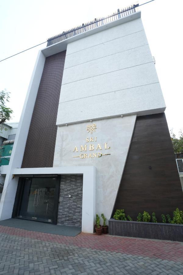 Hotel Sri Ambal Grand Virudunagar Esterno foto